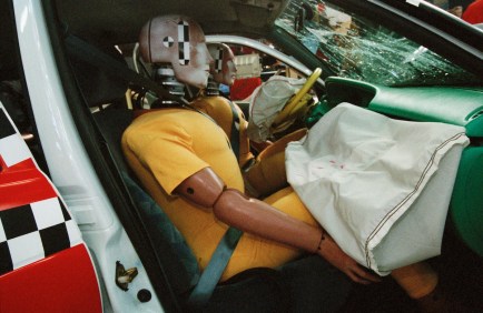 IIHS Plans to Increase the Difficulty in Vehicle-to-Vehicle Crash Tests