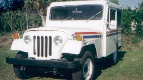 The Jeep DJ is an old USPS mail truck, here it has postal service livery.