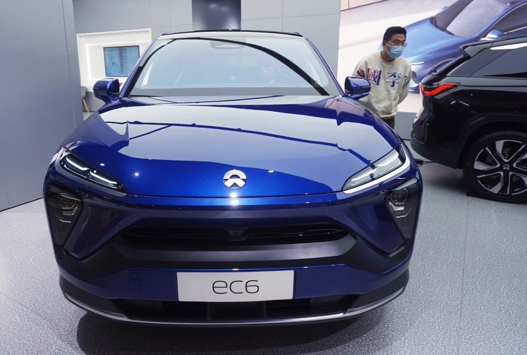 Battery swaps for evs like NIO cars silly or solution