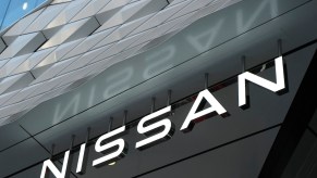 Nissan exploding sunroof lawsuit, Nissan sunroof