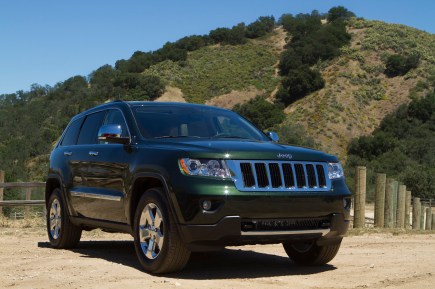 Over 270,000 Jeep Grand Cherokee and Dodge Durangos May Roll Away