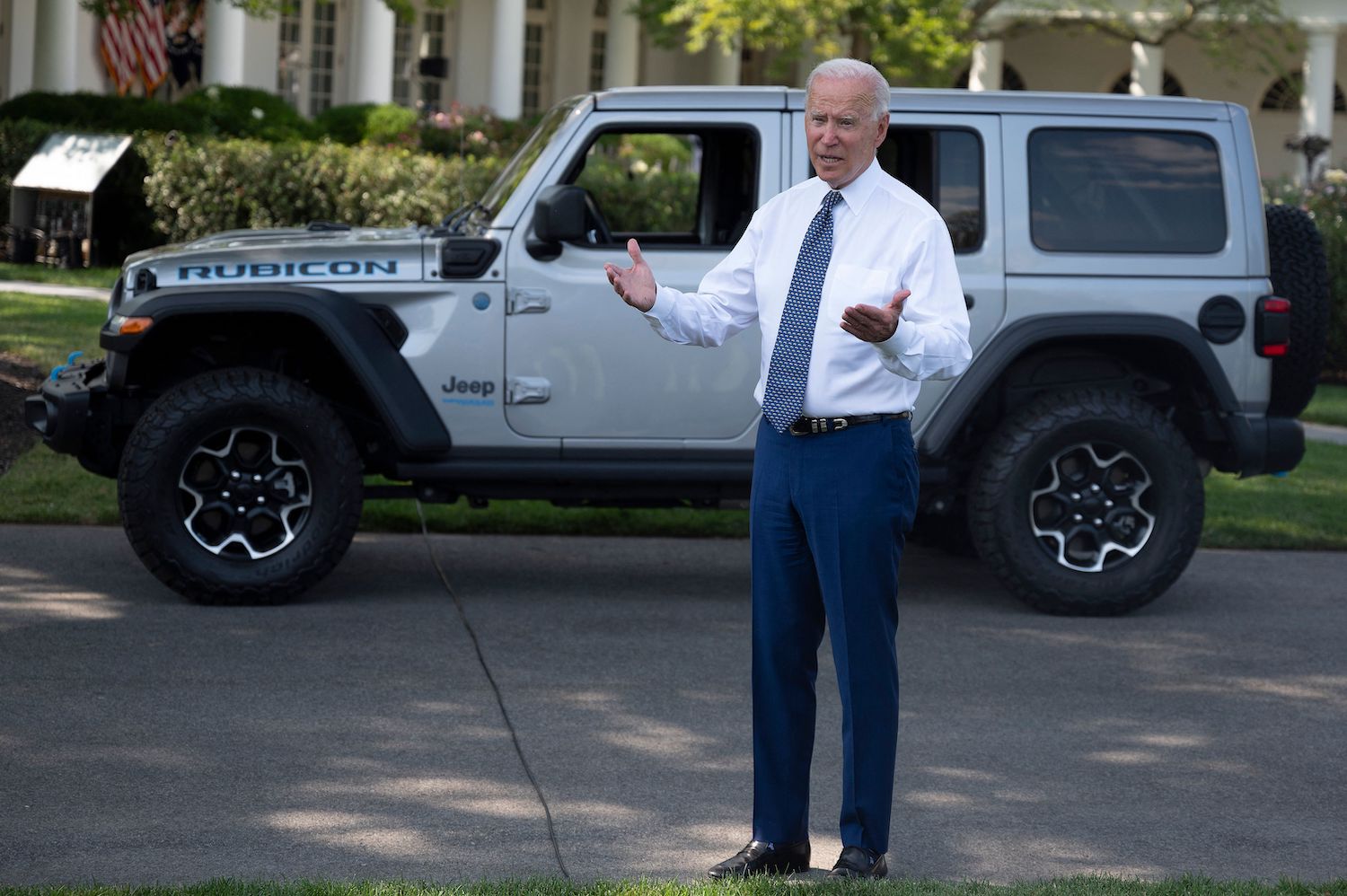 2022 Jeep Wrangler 4xe plug-in hybrid with President Joe Biden on the White House lawn.