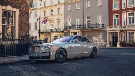 The New Rolls-Royce Ghost is the Luxury Car You Should Want