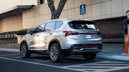 2022 Hyundai Santa Fe PHEV vs. 2022 Ford Escape PHEV: Plug-in Hybrid Showdown!