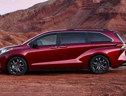 Consumer Reports Recommends 1 Minivan With Superior Fuel Economy
