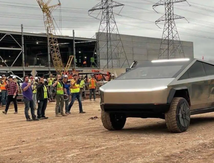Now You Can’t Get a Tesla Cybertruck Until 2027