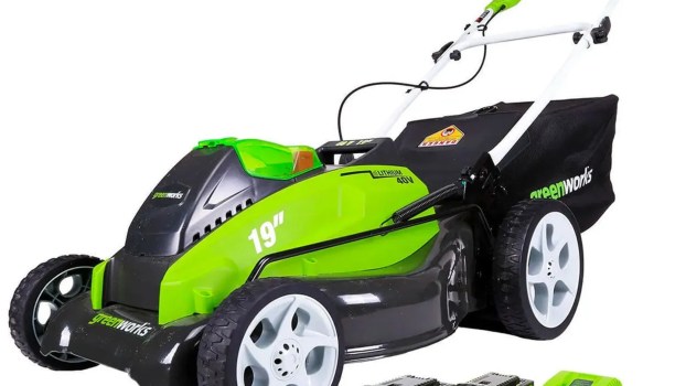 5 Best Battery-Powered Lawn Mowers You Can Buy in 2022