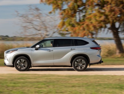 Consumer Reports Only Recommends 1 Midsize SUV With a Hybrid Engine
