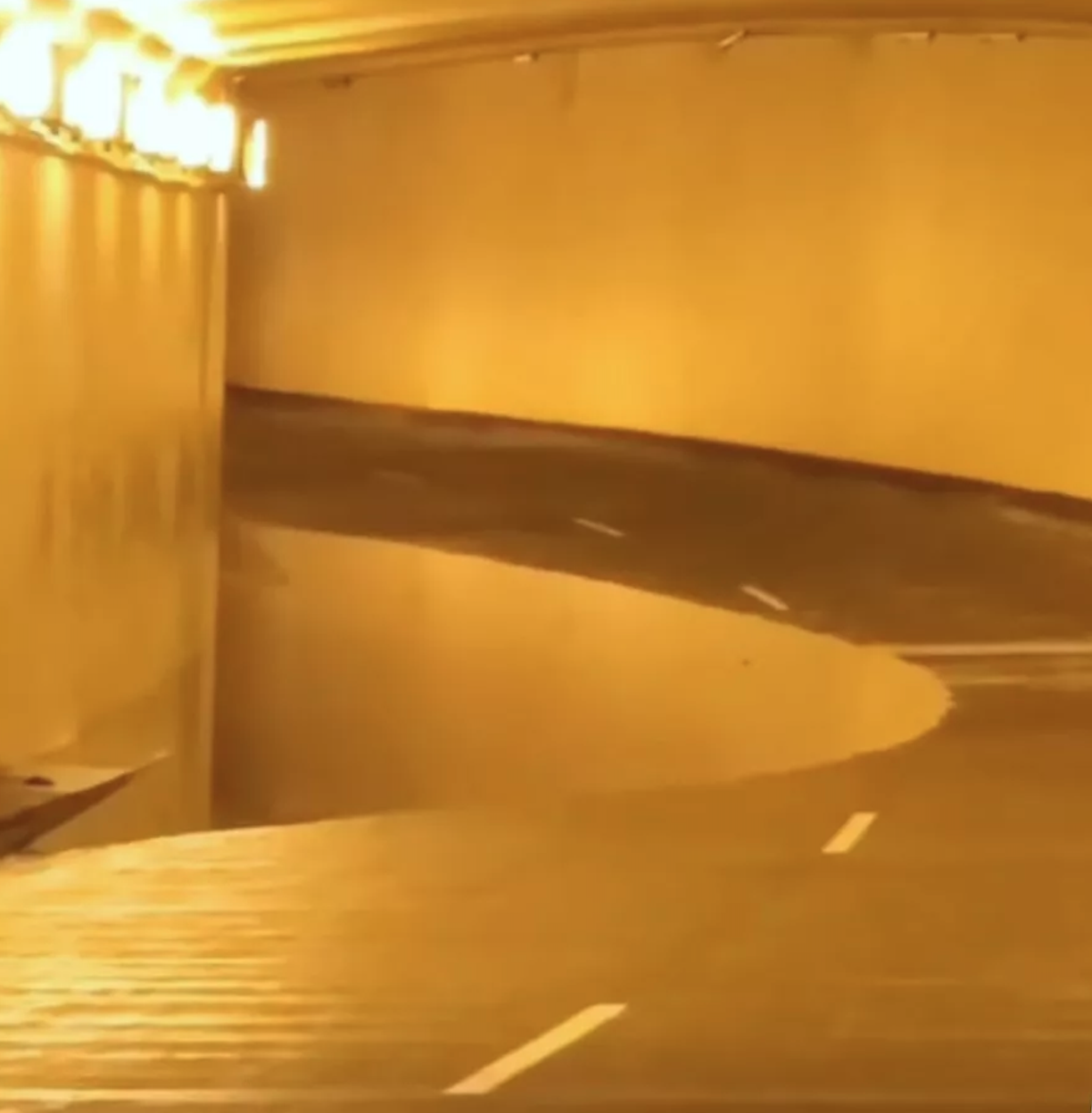 Tunnel optical illusion