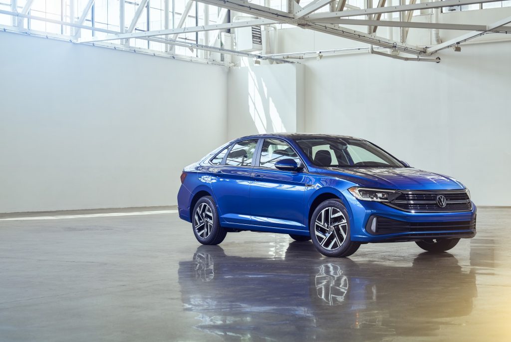 3 reasons to buy a 2022 Volkswagen Jetta over a 2022 Toyota Corolla Hatchback