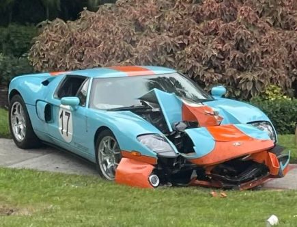 Florida Man Destroys His $700,000 Ford GT Before Even Leaving the Neighborhood