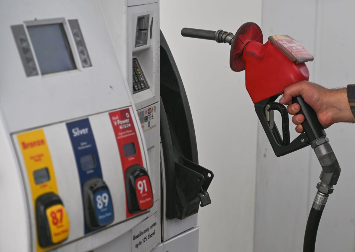 Can You Mix Premium and Regular Gas to Save Money at the Pump?