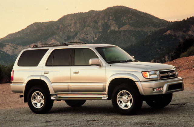 In 2000 the 4Runner finally became a modern looking and feeling SUV. 