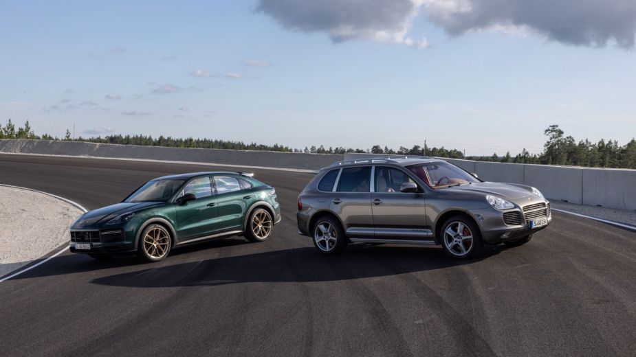 The 2002 and 2022 Cayenne next to each other
