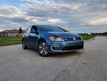 2016 Volkswagen E-Golf Is the Best EV for EV Haters to Buy