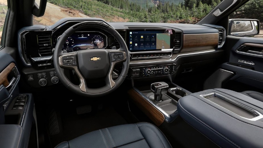 The interior of the 2022 Chevrolet Silverado 1500 High Country offers elements similar to what is expected of new HD models