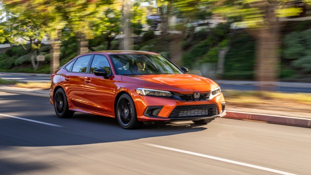 JDM Integra Type R vs. 2022 Honda Civic Si: Which One Is a Better Buy?