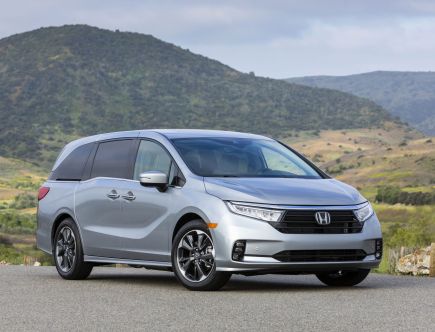3 Reasons to Buy a 2022 Honda Odyssey, Not a Chrysler Pacifica