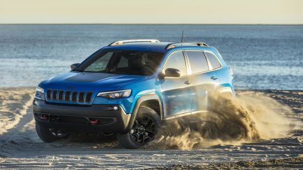 How Will the Dying Jeep Cherokee Survive Until 2024?