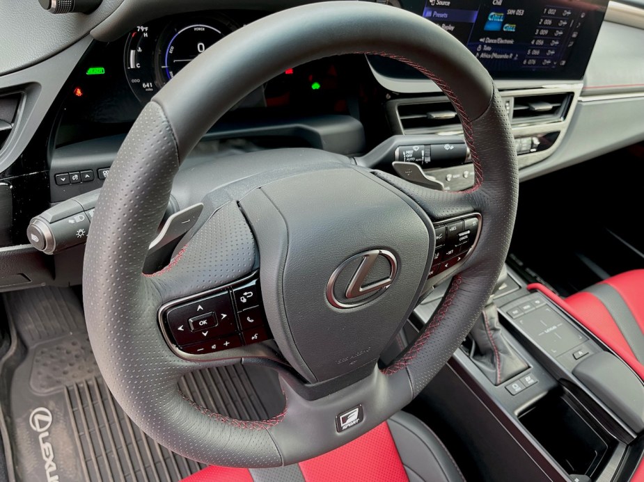2022 Lexus ES 300h steering wheel