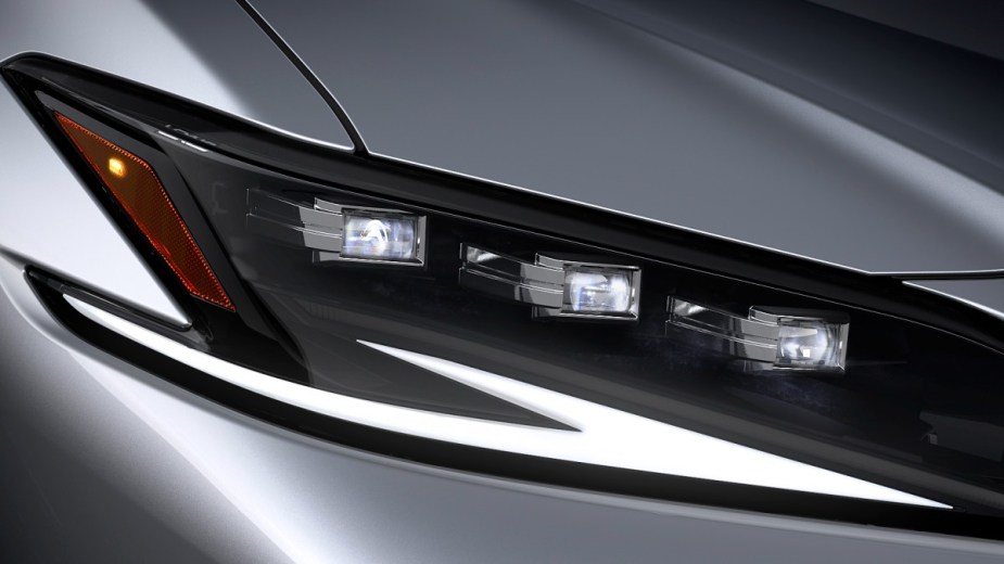 the led headlights on a 2022 lexus es, these can operate the automatic high beams