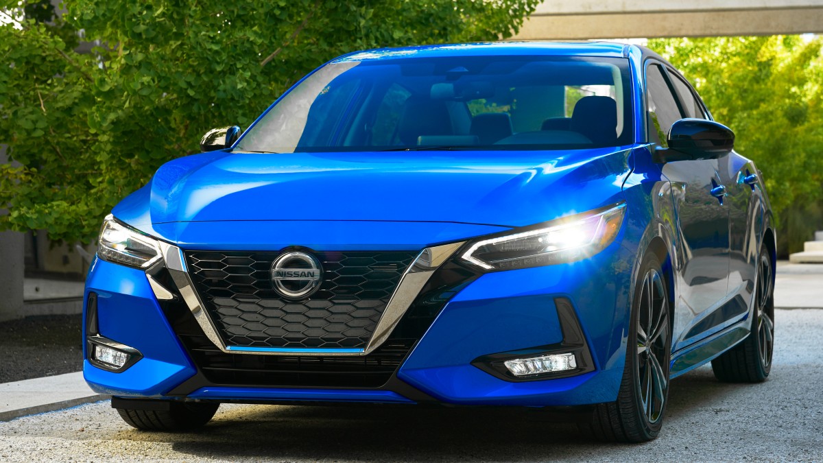 a blue 2022 nissan sentra, a stylish and refined new compact sedan