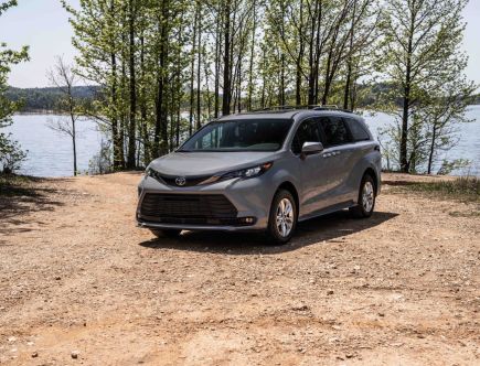 3 Reasons to Buy a 2022 Toyota Sienna, Not a Kia Carnival