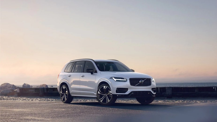 The 2022 Volvo XC90 is the only volvo SUV that isn't recommended by Consumer Reports. What's wrong with the luxury midsize SUV?
