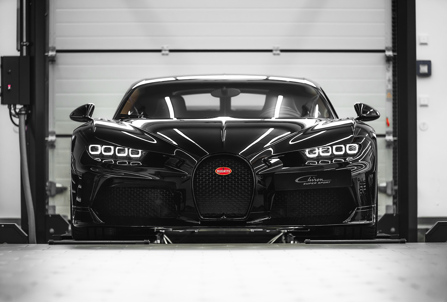 Bugatti Chiron Super Sport on Dyno, front end with daytime running lights on