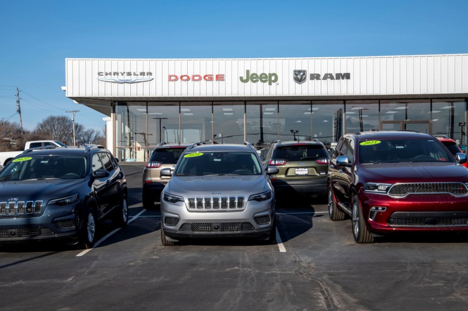 A Chrysler Dodge Jeep Ram (CDJR) dealership with options in Lansing, Kansas