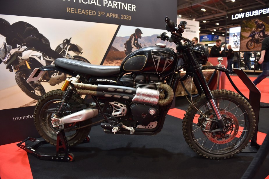The Triumph Scrambler like the bike in Jurassic World was also in No Time to Die.