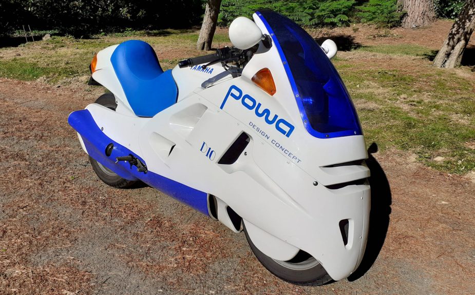 Yamaha Moko Powa D10 in blue and white 