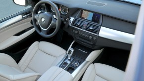 2023 BMW X6 Hybrid interior