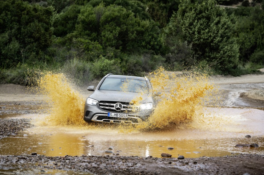 Mercedes GLC in teh mud