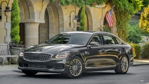 a luxurious 2020 kia k900, a stunning luxury sedan that came at an odd time