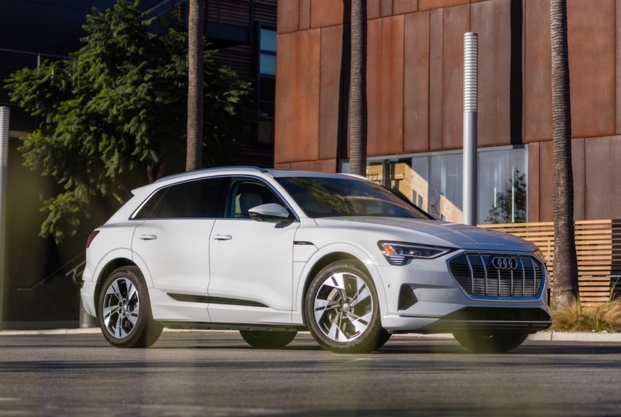 2022 Audi e-tron vs Genesis GV60