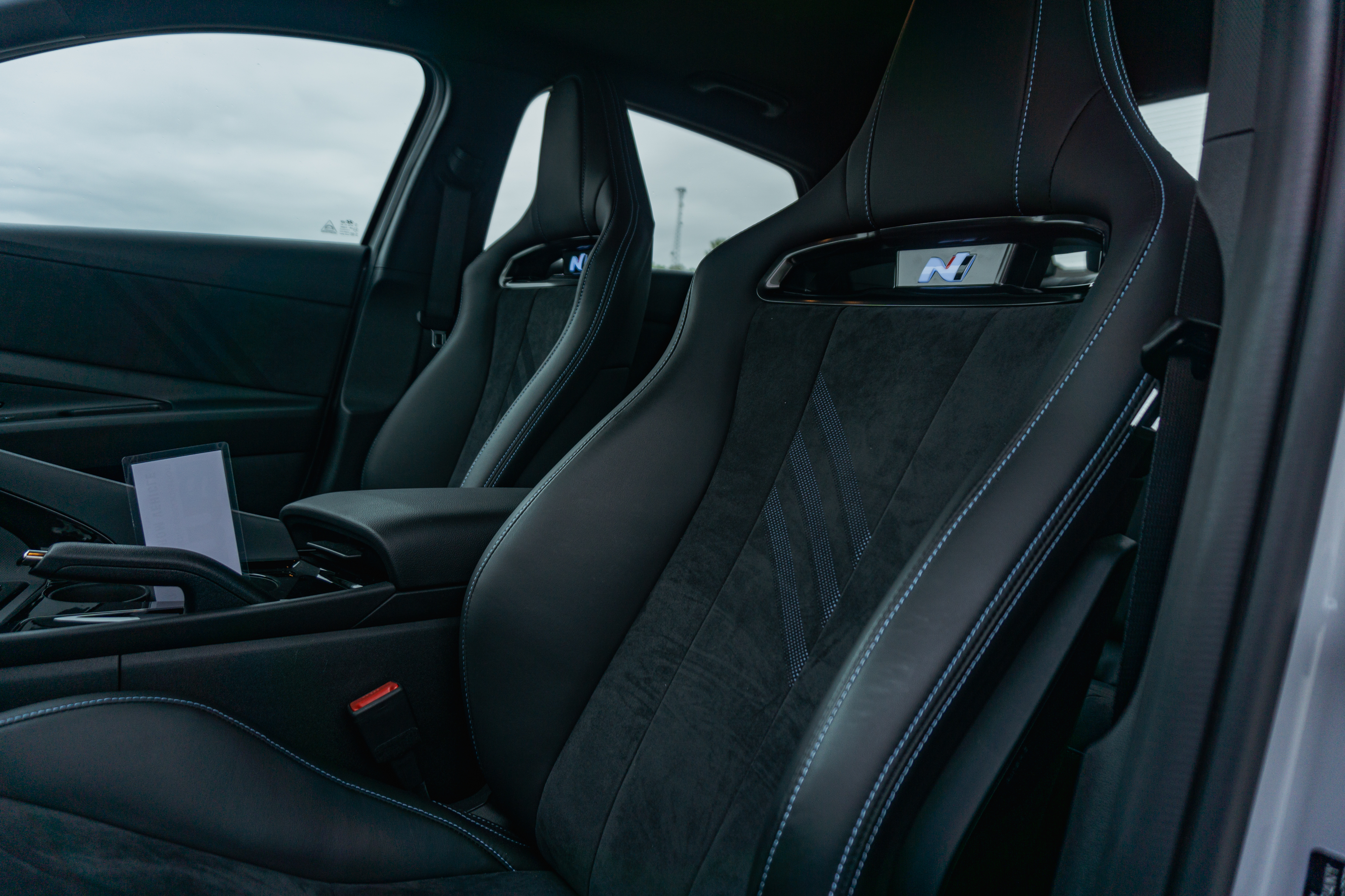 The 2022 Hyundai Elantra N DCT's black-and-blue front seats