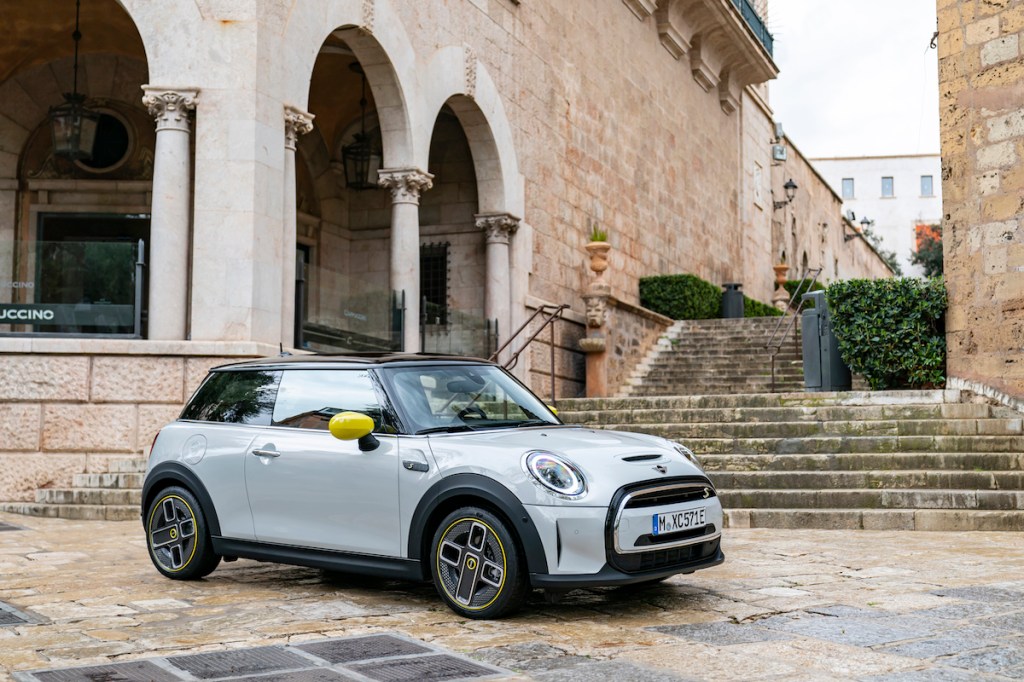 Does the 2023 Mini Cooper Have Android Auto?