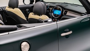 2023 mini cooper apple carplay