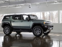 4 Reasons to Wait for the new 2024 GMC Hummer EV SUV