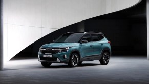 2024 Seltos Preview in turquoise