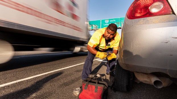 How to Change a Flat Tire No Matter Where You Are