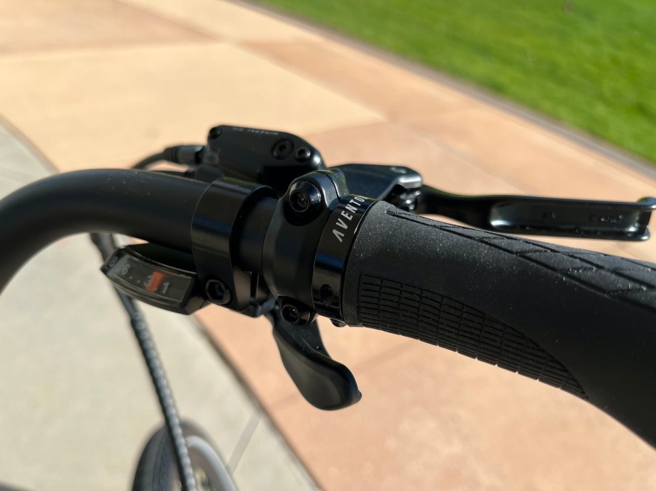 The 8-speed shifter on the Aventon Pace 500. 