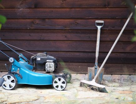 How to Clean a Lawn Mower Carburetor