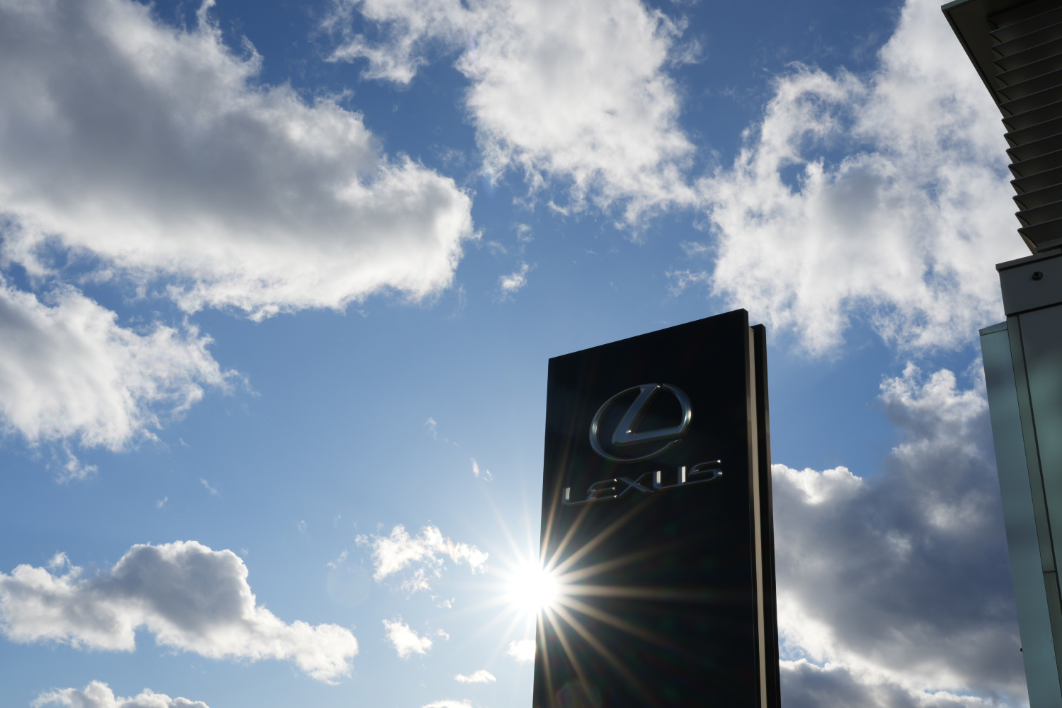These brands offer the best dealership eting with Lexusxperience, star