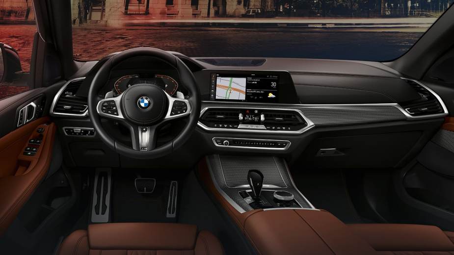 Dashboard and front seats in 2023 BMW X5, which was recently updated. 