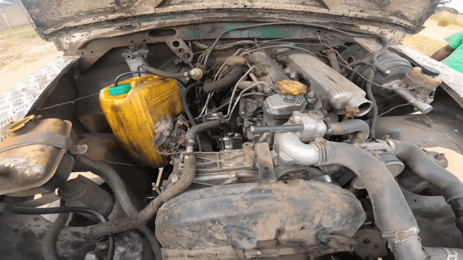 Land Rover 300 Tdi engine