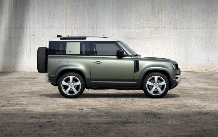 2022 Land Rover Defender luxury midsize SUV isn't recommended by Consumer Reports. 