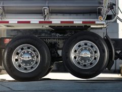 Why Do Some Semi Truck Tires Not Touch The Ground?