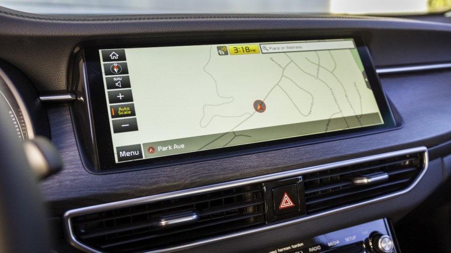 the infotainment display of a 2020 kia cadenza, a clear and easy to use system